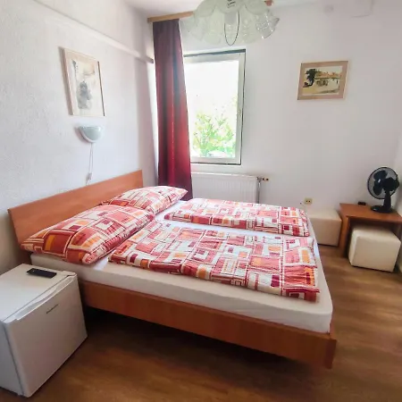 Affittacamere Viktória Panzió 3*