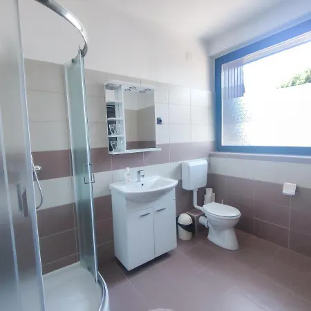 Viktoria Panzio 3* Zamardi