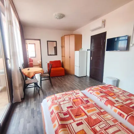 Viktoria Panzio Guest house Zamardi