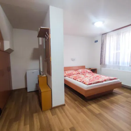 Viktória Panzió Affittacamere