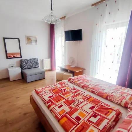 Viktoria Panzio Gasthof 3*