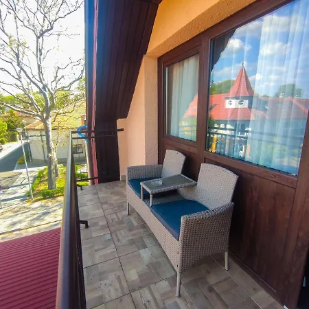 Viktoria Panzio Zamardi