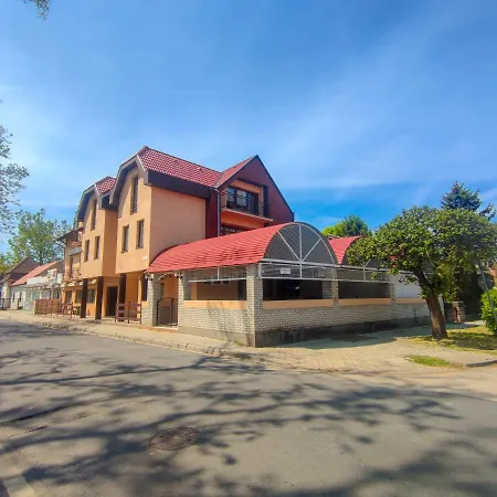 Guest house Viktoria Panzio Zamardi