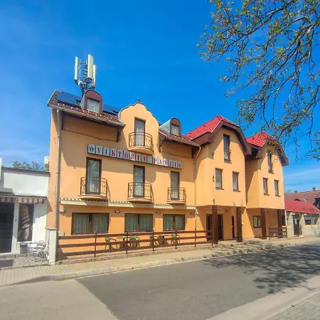 Guest house Viktoria Panzio 3*