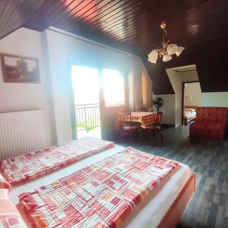 Viktoria Panzio Gasthof 3*